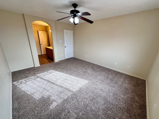 Building Photo - Super cute 3 bed 2 bath home in Huning Ranch