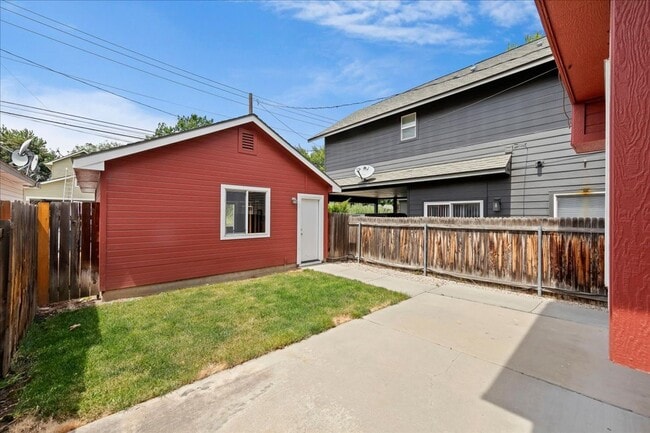 Building Photo - Boise Living at Its Best, A Stylish 3 Bed Home Near BSU, Downtown & the Greenbelt!