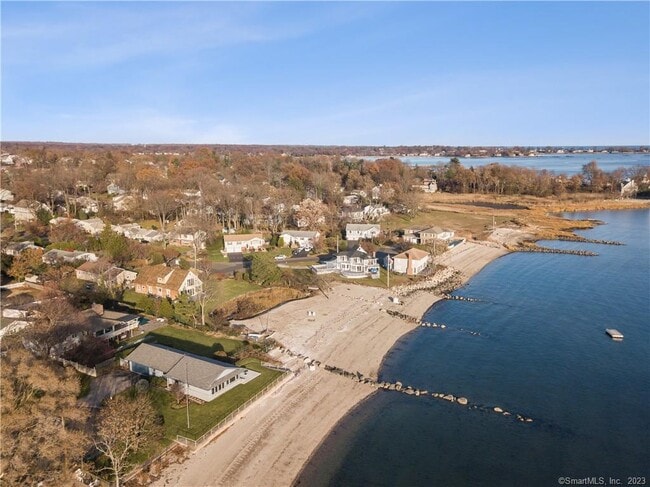 Building Photo - 98 Soundview Dr