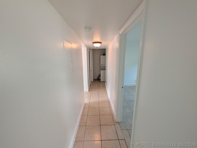 Building Photo - 817 Lighthouse Dr
