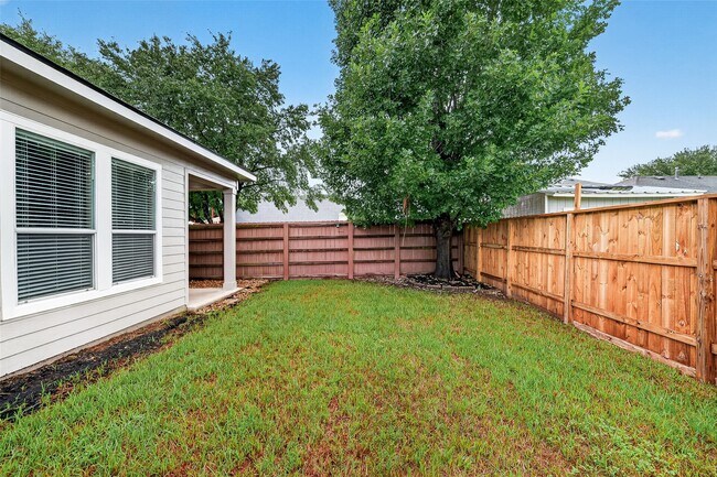 Building Photo - 5403 Canyon Hollow Dr