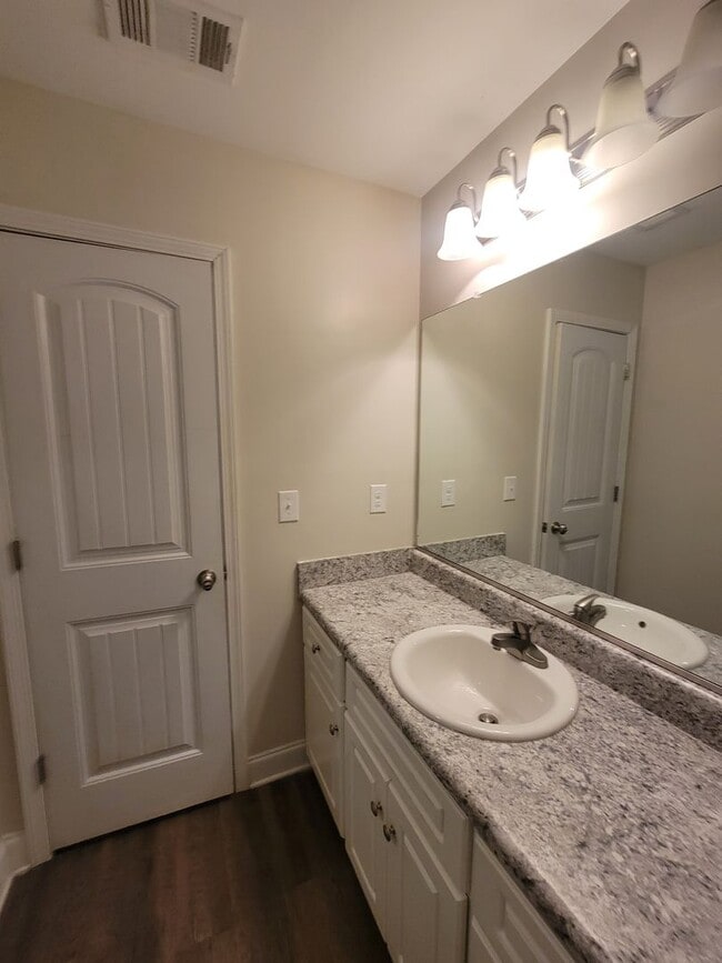 Building Photo - Lazy Acres - Columbia County