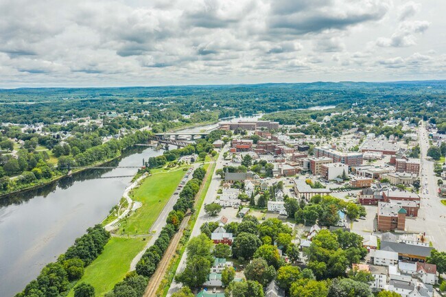 Building Photo - 6-8 Union St