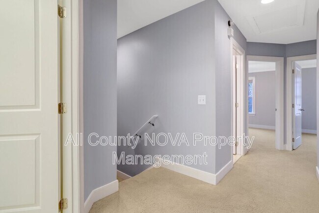 Building Photo - 2093 Laura Mews Pl