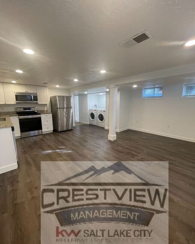 Building Photo - Martin Triplex