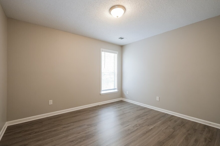 Building Photo - 191 Regent Pl