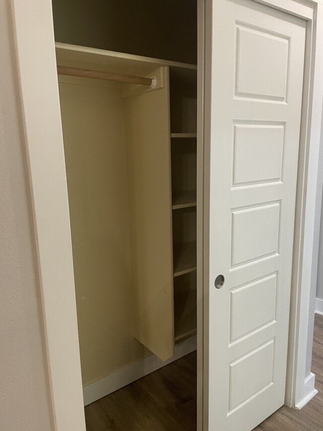 Building Photo - 447 N Baxter Way