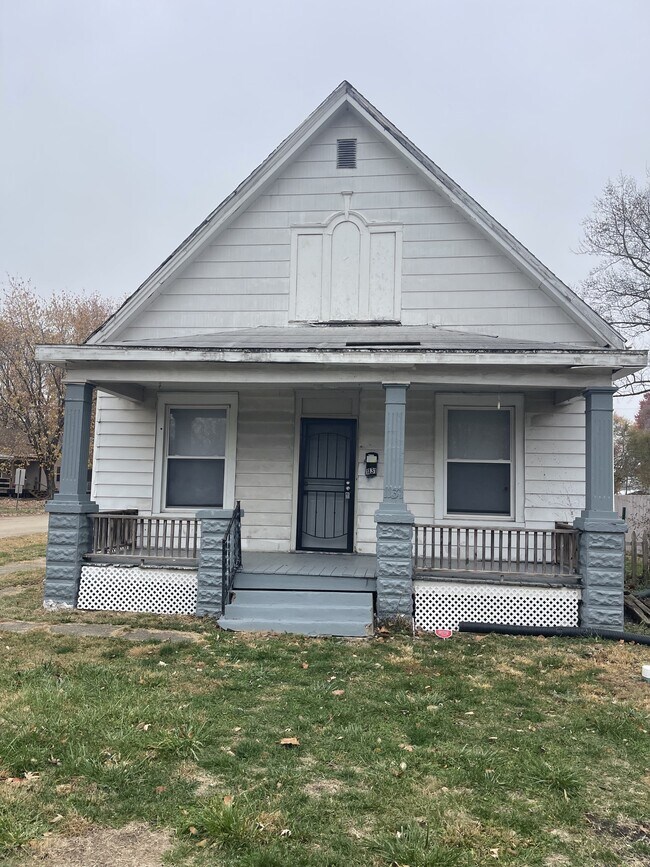 Building Photo - 1131 S 13th St