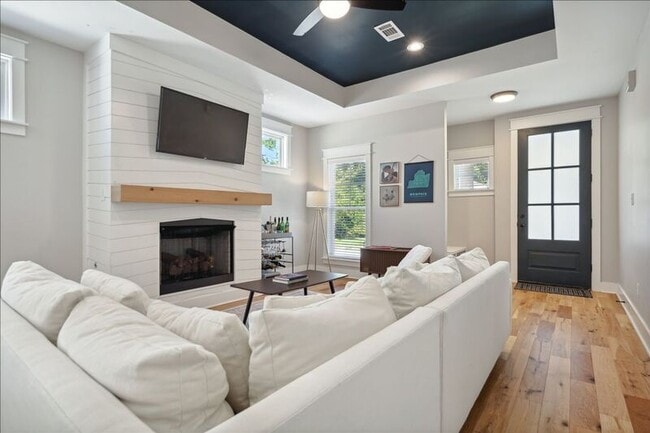 Building Photo - 319 Williford St