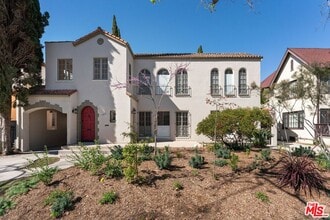 Building Photo - 123 N Orange Dr