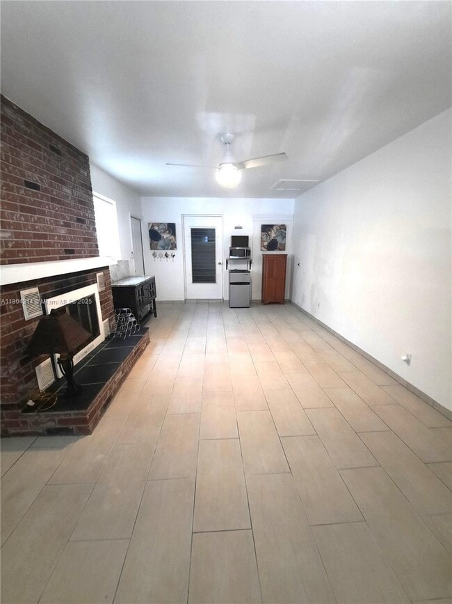 Building Photo - 3838 NE Melba Dr
