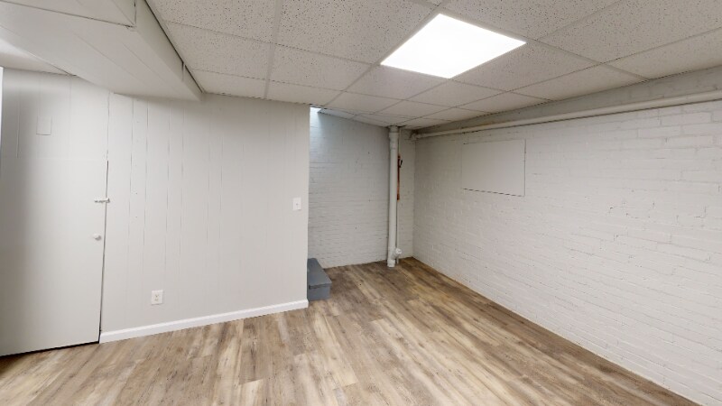 Building Photo - 500 N Thomas Rd