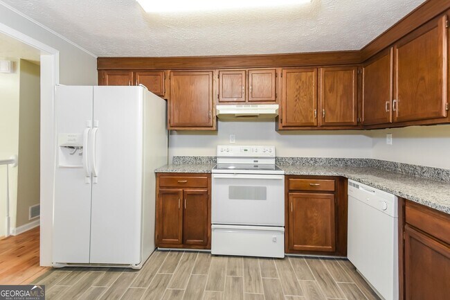 Building Photo - 3085 Flowers Dr