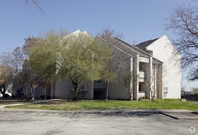 Building Photo - Matt Garcia Apartments