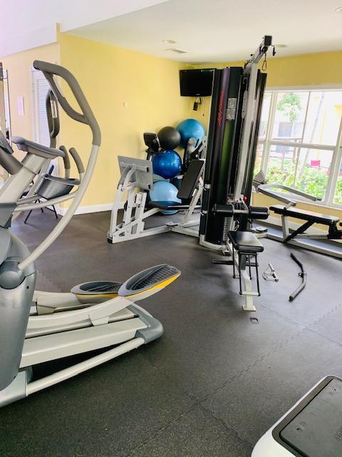 Building Photo - 1515 E Broward Blvd