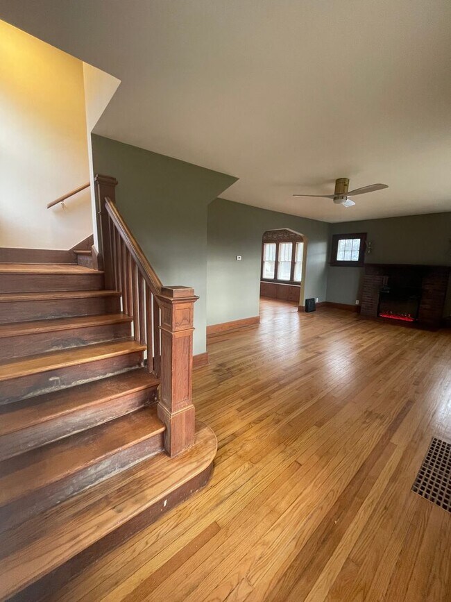 Building Photo - Four Bedroom Farmhouse on Three Acres