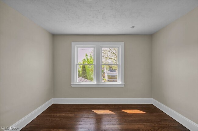 Building Photo - 8505 Bancroft Ave