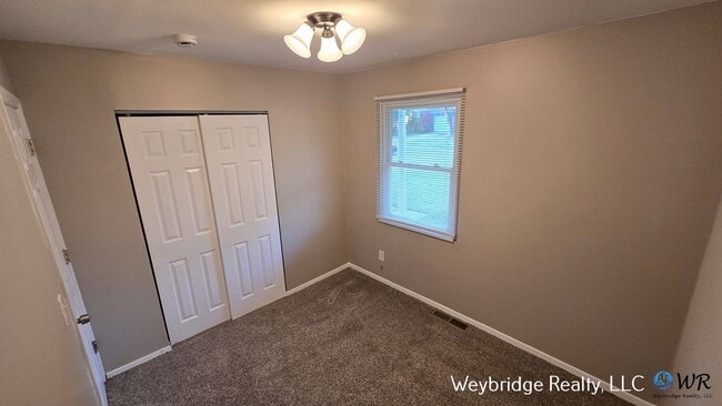 Building Photo - Charming 3-Bedroom Ranch in Seven Hills – $1,395/Month