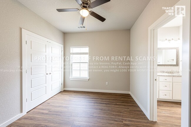 Building Photo - 3102 SW Garrison Ln