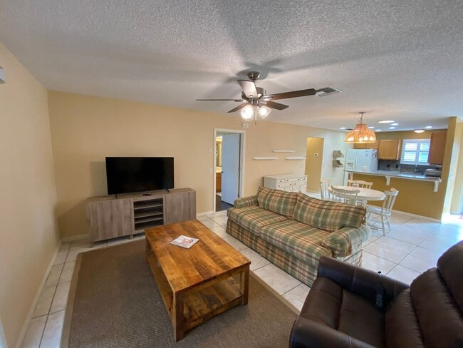 Building Photo - SEASONAL RENTAL or ANNUAL LEASE in The Village of Duval 2 Beds, 2 Bath + den home, Pets OK.