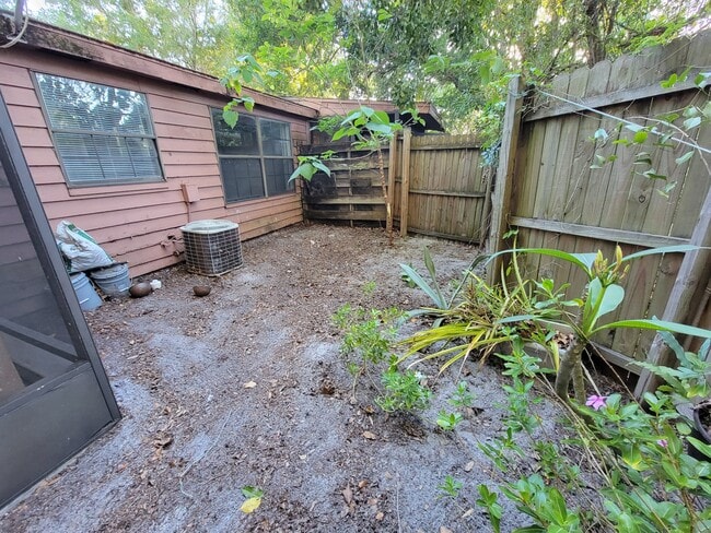 Building Photo - 4846 Royal Palm Ave