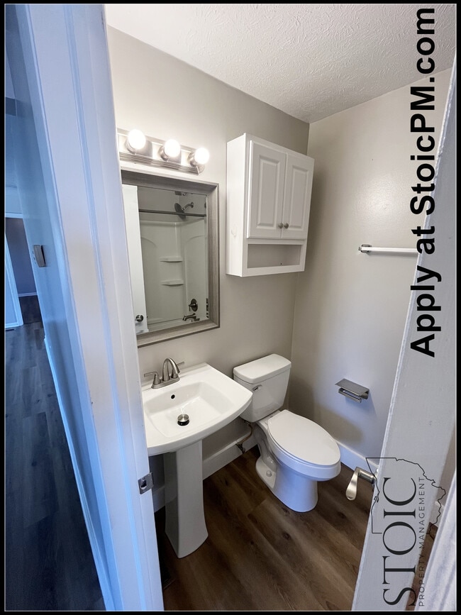 Building Photo - 2649 Kenray Dr