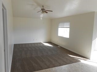 Building Photo - 251 W Peppermint Cir