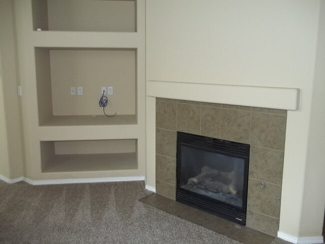 Building Photo - 2-Story home located in the gated communit...