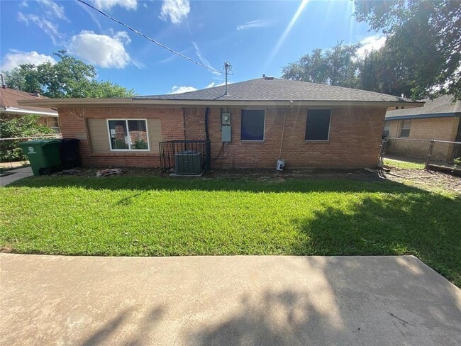Building Photo - 12206 Rocky Springs Trail
