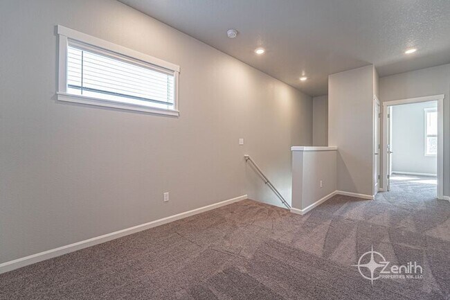 Building Photo - 16327 NE 21st St