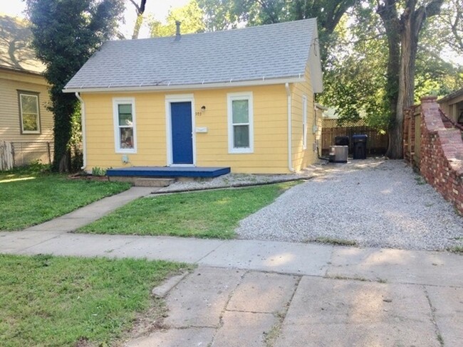 Building Photo - Charming 1-Bed, 1-Bath Home for Rent – Rec...