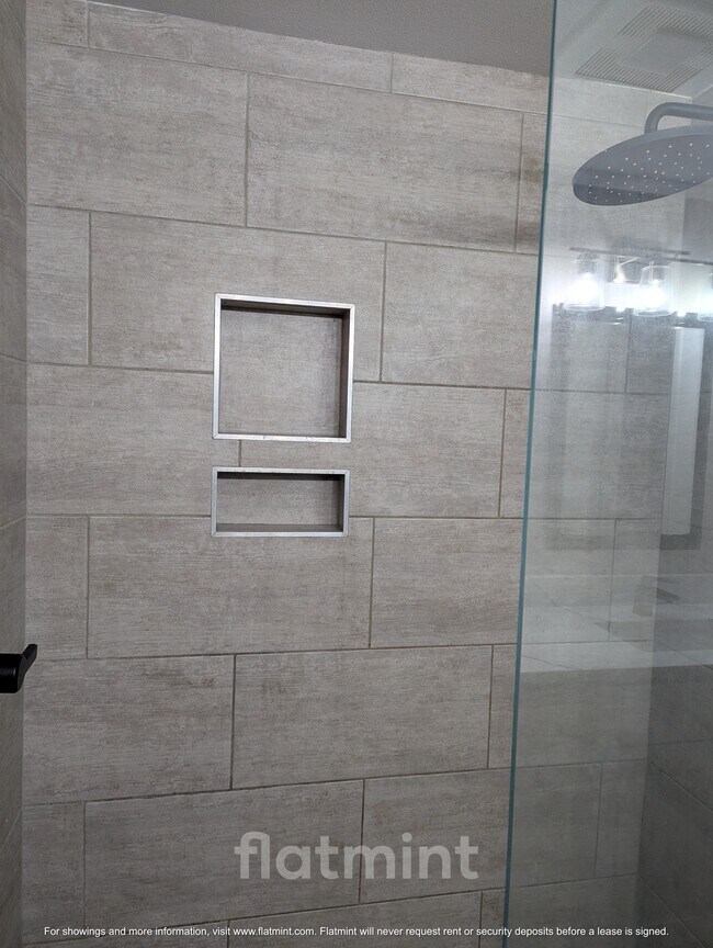 Building Photo - 8720 Phinney Ave N