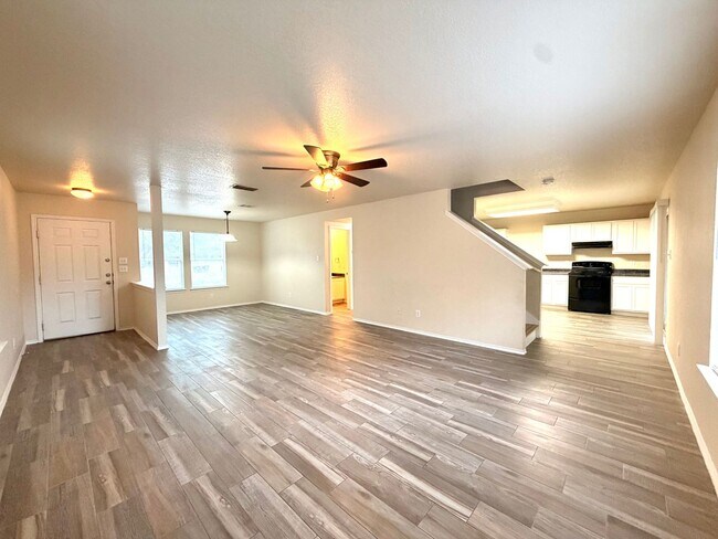 Building Photo - 10114 Emerald Sun