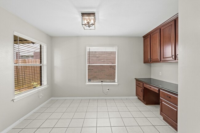 Building Photo - 2922 Glencullen Ln