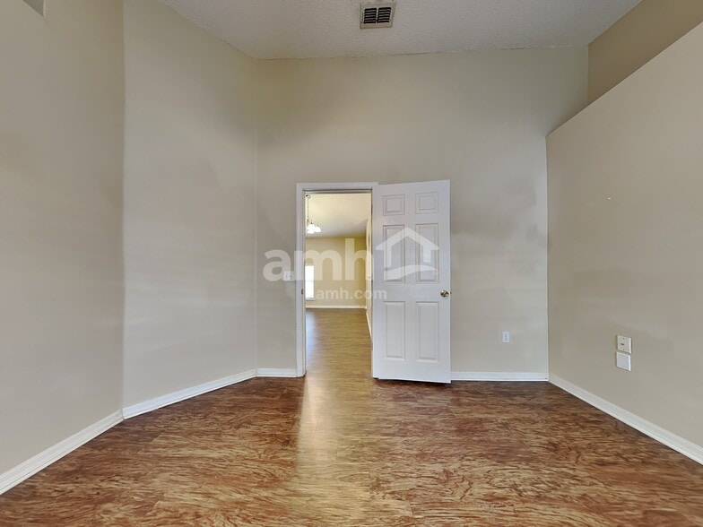 Building Photo - 5920 Rotella Dr