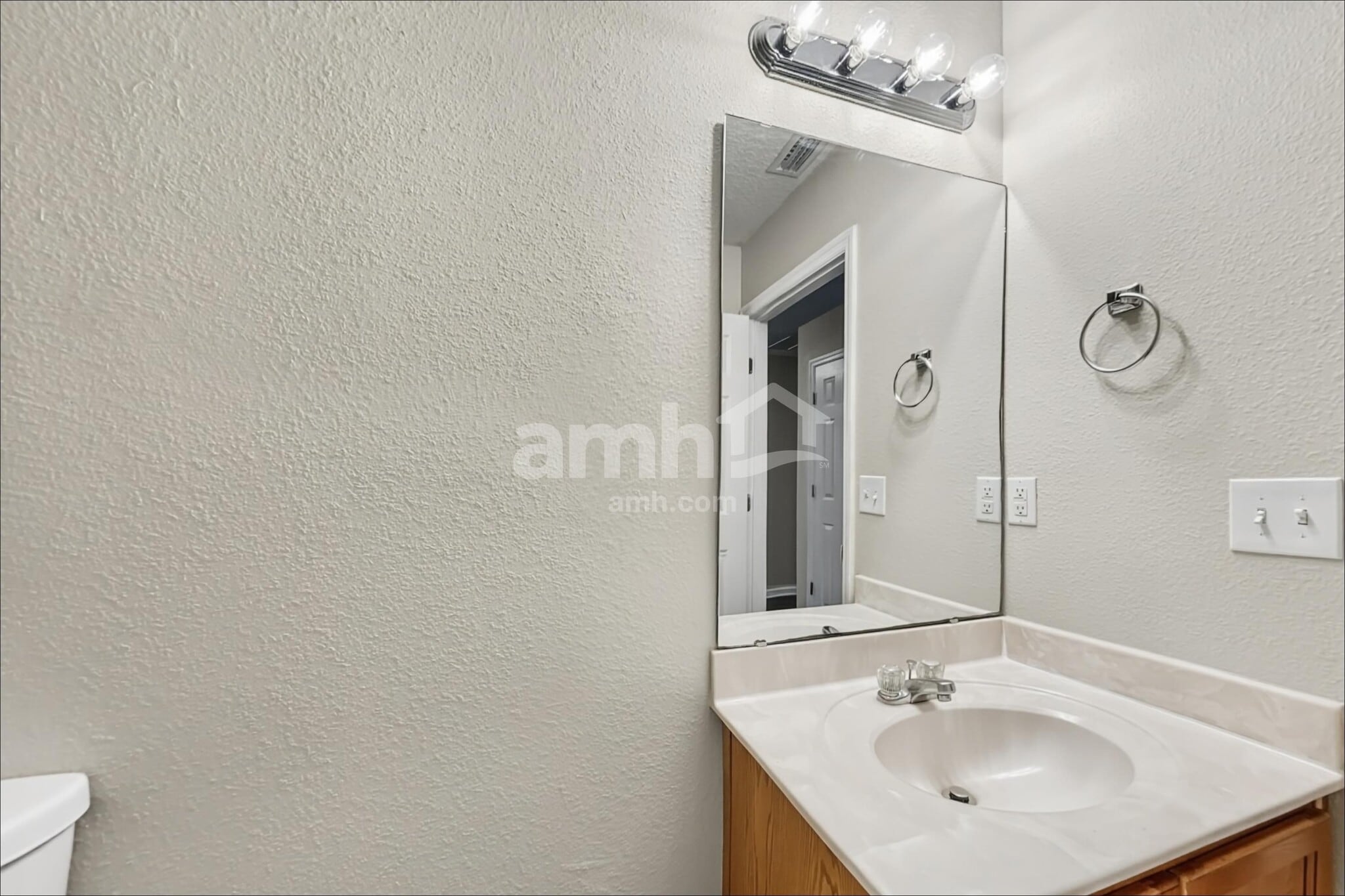Building Photo - 422 Bostwick Cir