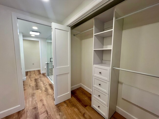 Building Photo - Private Waterfront Apartment