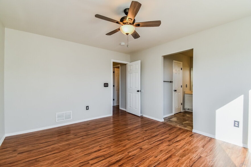 Building Photo - 5292 Mountain Air Cir