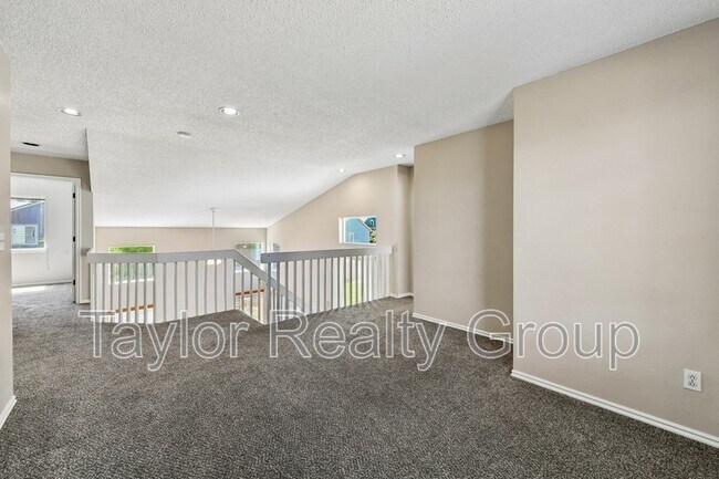 Building Photo - 8728 Starwood Ln