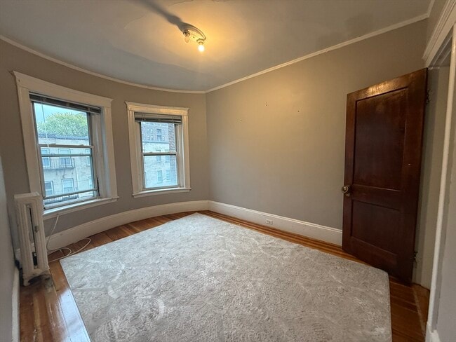 Building Photo - 43 Strathmore Rd