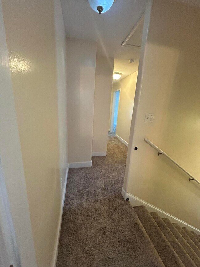 Building Photo - 70 Cypress Ln