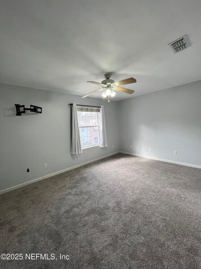 Building Photo - 3057 Camelliawood Cir E
