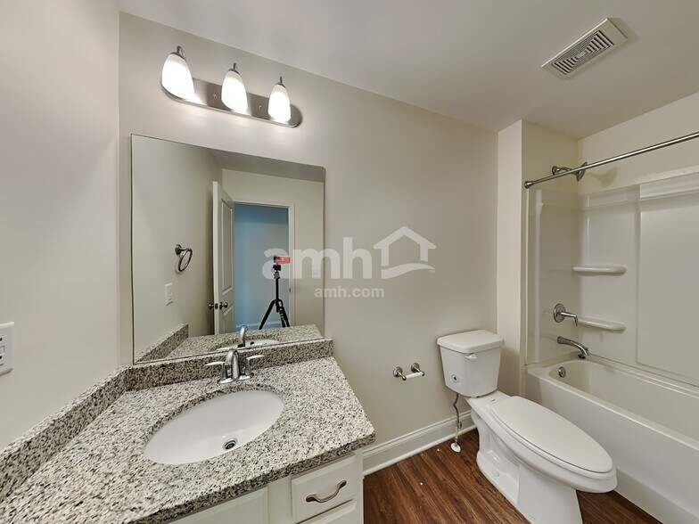 Building Photo - 112 Oscar Way