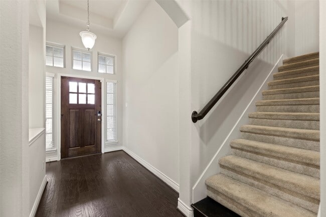 Building Photo - 5619 S Denham Ridge Ln