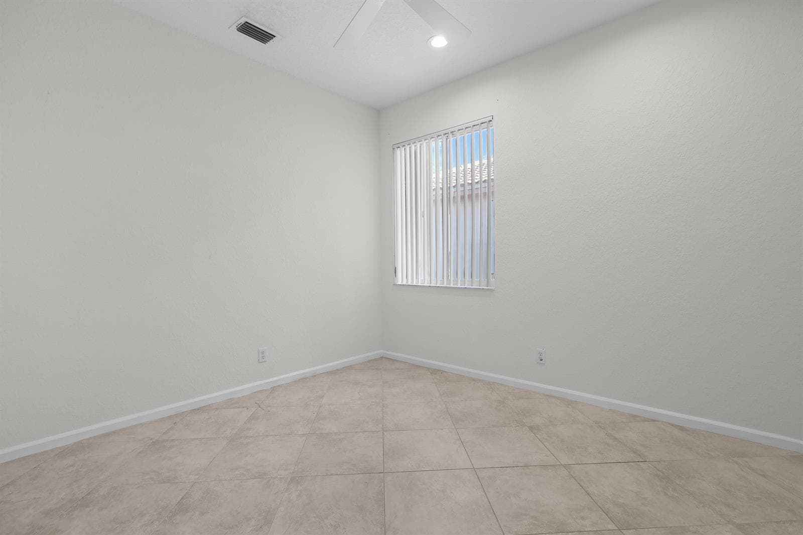 Building Photo - 7835 NW 78th Ave