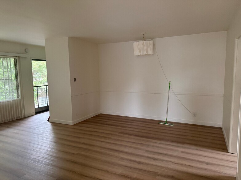 Building Photo - 3646 Vinton Ave