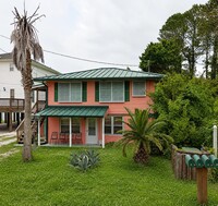 Building Photo - 407 16th Ave S