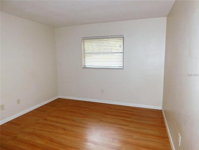 Building Photo - 23 Hickory Ln
