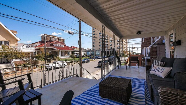 Building Photo - 26 S Oakland Ave