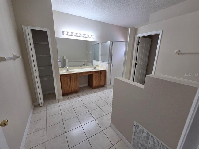 Building Photo - 14955 Hawksmoor Run Cir